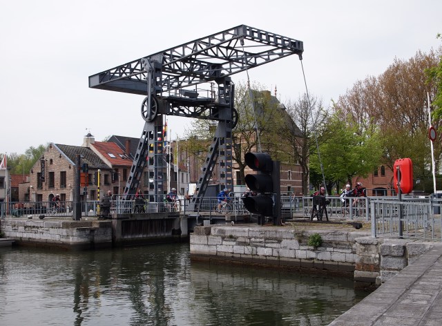 Klein-Willebroek, de brug en het Veerhuis.